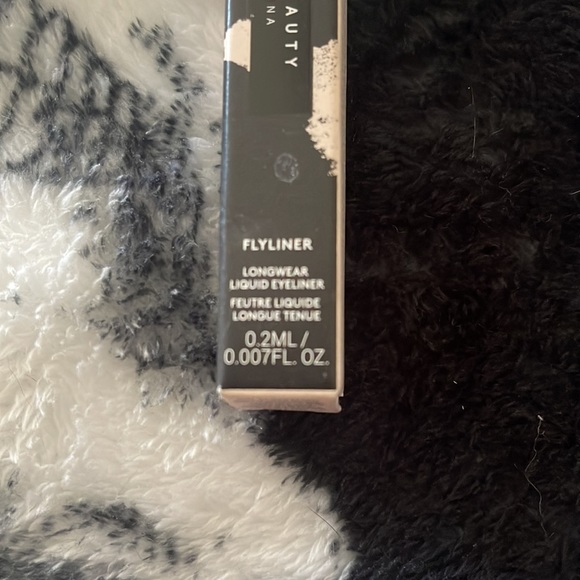 Fenty Beauty Cuz I’m Black Flyliner Longwear Liquid Eyeliner~ Trial Size - Picture 4 of 5